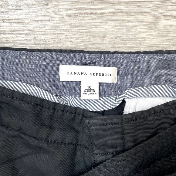 Banana Republic Women’s Cargo Shorts with Belt, Black - Picture 10 of 12